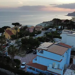 Azzurra Scale Of The Turks Apartment